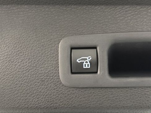 Used 2025 Toyota Sienna Limited AWD/4WD image 13