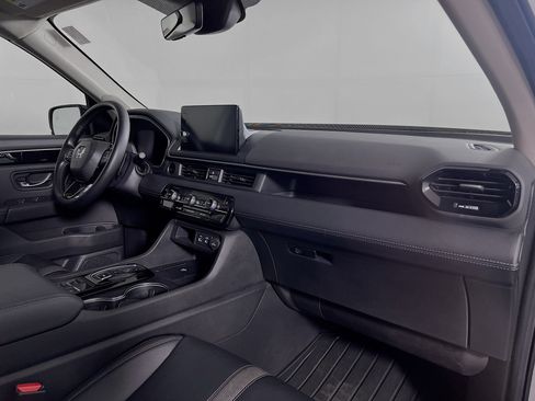 Used 2023 Honda Pilot Touring image 26