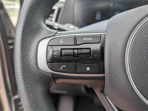 Used 2025 Kia Sportage LX FWD image 25