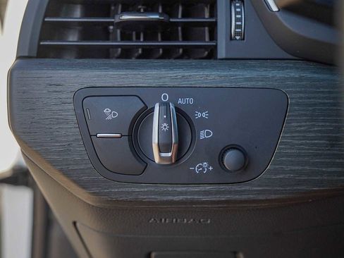 Used 2019 Audi A4 2.0T Premium image 23