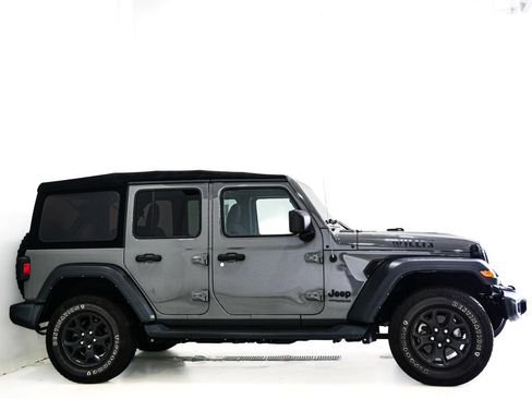 Used 2022 Jeep Wrangler Unlimited Sport AWD/4WD image 5