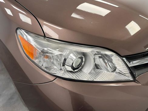 Used 2018 Toyota Sienna XLE w/ XLE Navigation Package image 10