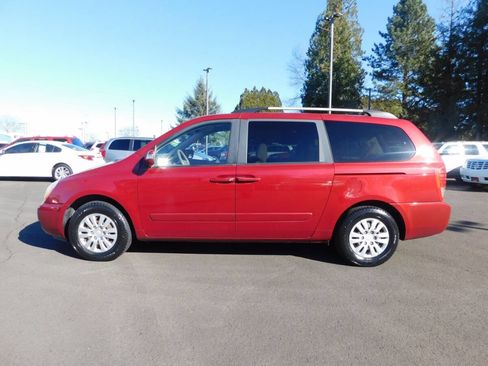 Used 2012 Kia Sedona LX image 21