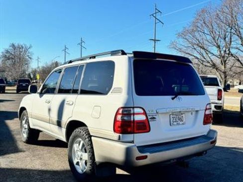 Used 2005 Toyota Land Cruiser Base image 3