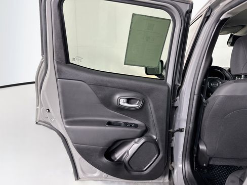 Used 2023 Jeep Renegade Latitude AWD/4WD image 27