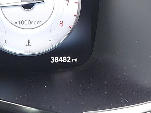 Used 2023 Hyundai Santa Fe Calligraphy FWD image 2