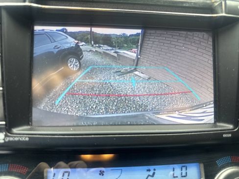Used 2015 Toyota RAV4 XLE AWD/4WD image 15