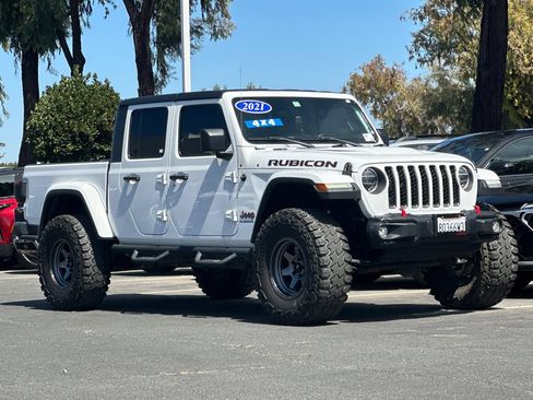 Used 2021 Jeep Gladiator Rubicon AWD/4WD image 2