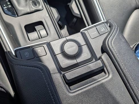 Used 2024 Toyota Grand Highlander AWD image 30