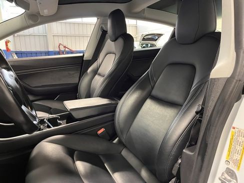 Used 2019 Tesla Model 3 Standard Range Plus image 22