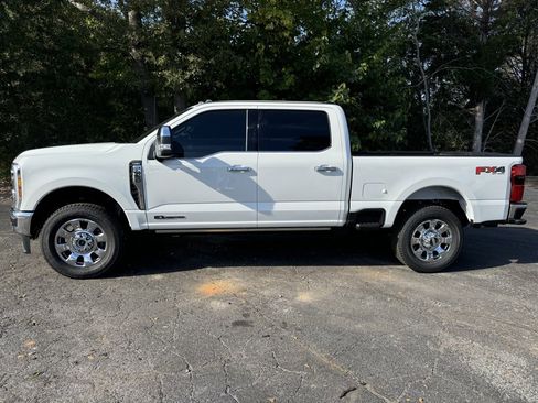 Used 2025 Ford F350 Lariat w/ Lariat Ultimate Package image 2