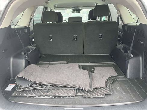 Used 2025 Kia Sorento LX FWD image 7