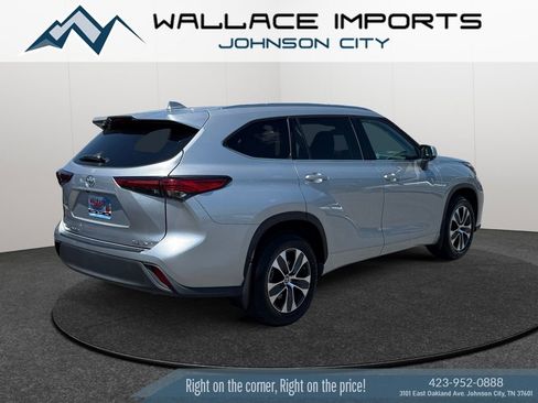 Used 2021 Toyota Highlander XLE AWD/4WD image 5