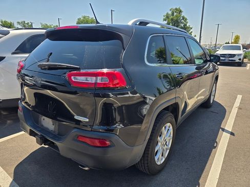 Used 2014 Jeep Cherokee Latitude w/ Cold Weather Group AWD/4WD image 5