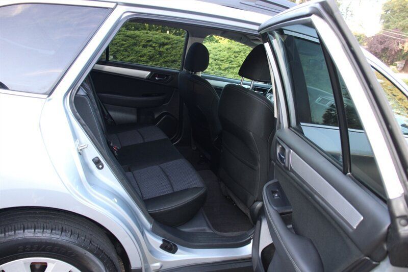 Used 2016 Subaru Outback 2.5i Premium AWD/4WD image 6