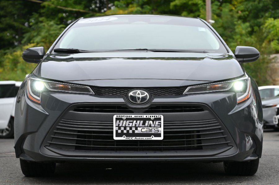 Used 2024 Toyota Corolla LE FWD image 8