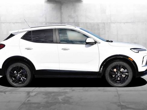 Used 2024 Buick Encore GX Sport Touring image 5