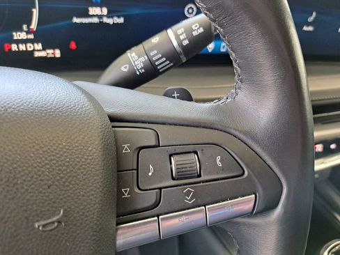 Used 2024 Cadillac XT4 Premium Luxury image 11