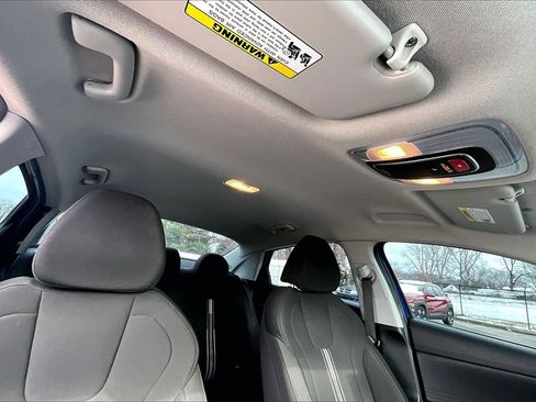 Used 2023 Hyundai Elantra SEL w/ Cargo Package image 21