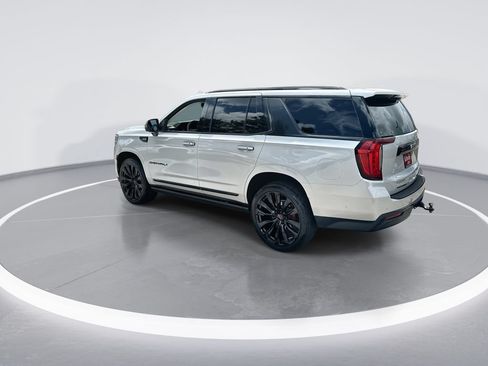 Used 2024 GMC Yukon Denali w/ Advanced Technology Package AWD/4WD image 6