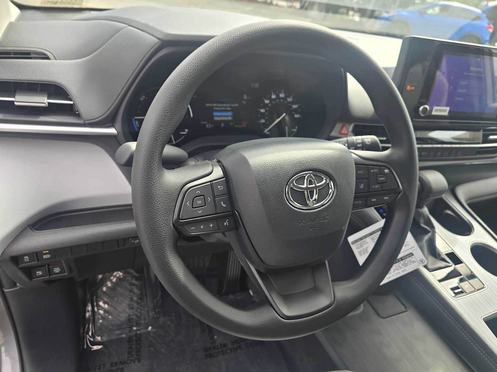 Used 2026 Toyota Sienna LE FWD image 19