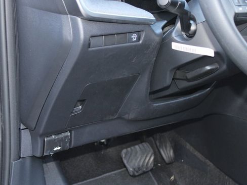 Used 2025 Nissan Kicks SV image 21