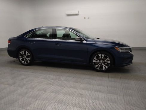 Used 2021 Volkswagen Passat 2.0T SE image 11