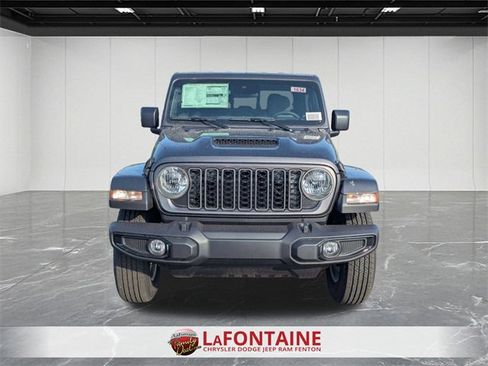 New 2025 Jeep Gladiator Sport image 9