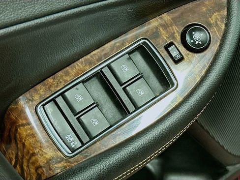 Used 2014 Chevrolet Impala LTZ FWD image 18