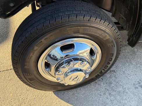 Used 2024 RAM 3500 Tradesman w/ Chrome Appearance Group image 10