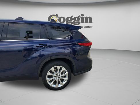 Used 2023 Toyota Highlander Limited FWD image 31