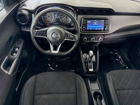 Used 2019 Nissan Kicks S image 17