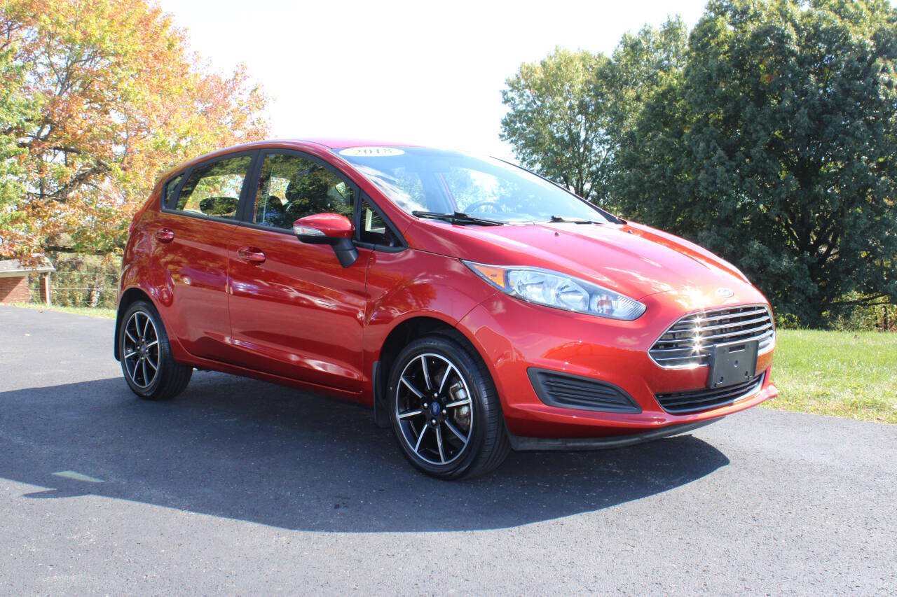 Used 2018 Ford Fiesta SE w/ Cold Weather Package FWD image 1