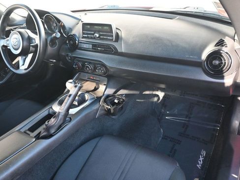 Used 2017 MAZDA MX-5 Miata Sport image 10