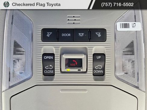 Used 2025 Toyota RAV4 XLE w/ Convenience Package image 11