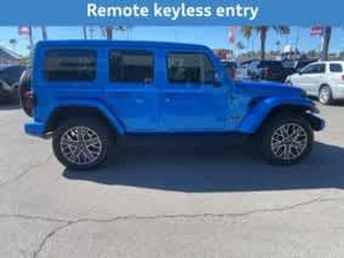Used 2023 Jeep Wrangler Unlimited Sahara AWD/4WD image 8
