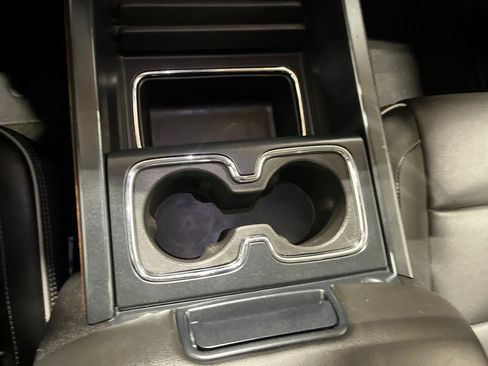 Used 2018 Chevrolet Silverado 1500 High Country image 23