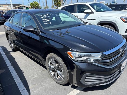 Used 2024 Volkswagen Jetta SE FWD image 12