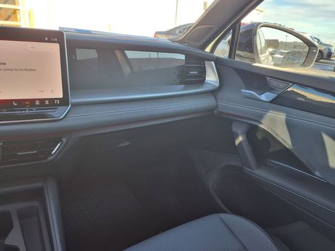 Used 2026 Volkswagen Tiguan SE R-Line image 46