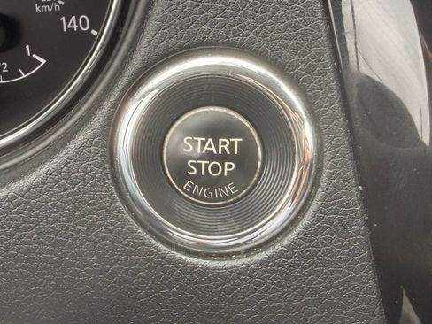 Used 2017 Nissan Rogue SL AWD/4WD image 22
