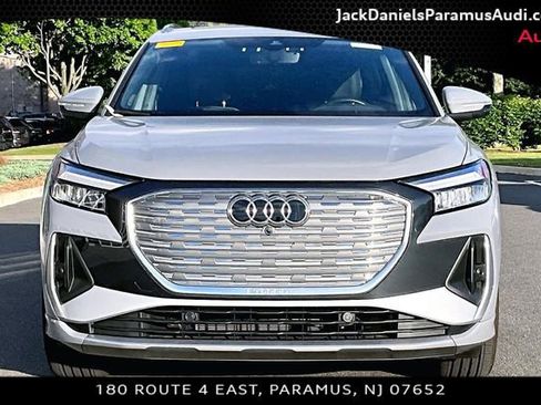 Used 2024 Audi Q4 e-tron Premium Plus AWD/4WD image 3