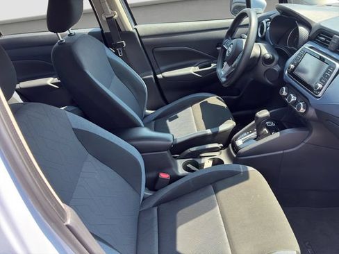 Used 2024 Nissan Versa SV FWD image 9