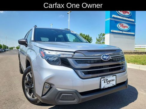 Used 2025 Subaru Forester Premium AWD/4WD image 14