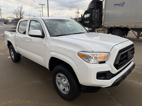Certified 2022 Toyota Tacoma SR image 7