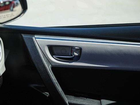 Used 2014 Toyota Corolla LE FWD image 21