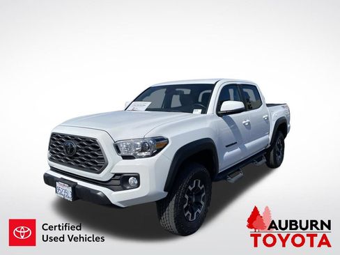 Certified 2022 Toyota Tacoma TRD Off-Road AWD/4WD image 4
