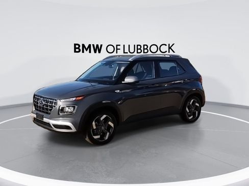 Used 2025 Hyundai Venue SEL FWD image 4