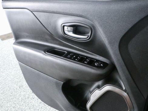 Used 2021 Jeep Renegade Limited AWD/4WD image 21