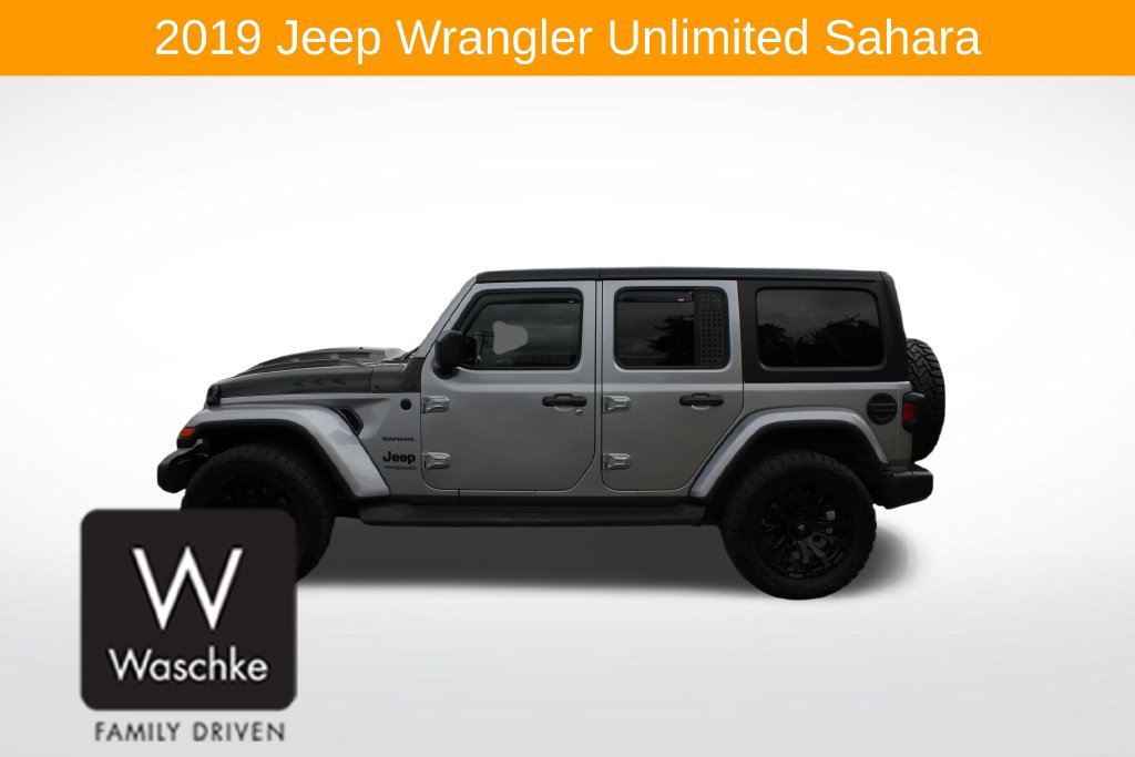 Used 2019 Jeep Wrangler Unlimited Sahara AWD/4WD image 4