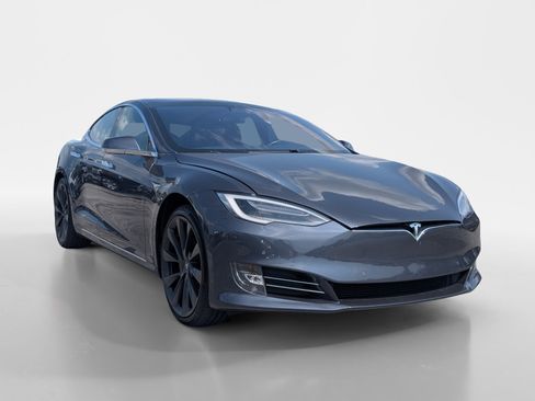 Used 2020 Tesla Model S Performance AWD/4WD image 2